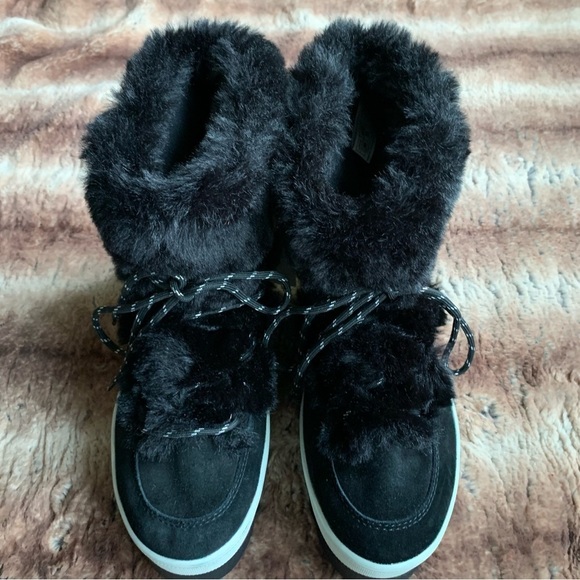 Cougar Black Winter Boots with Fur Trim - Picture 2 of 10